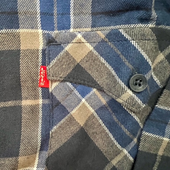 NWT: Men’s Levi’s long sleeve flannel shirt. Size XL - Picture 3 of 4